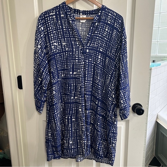 EUC Natori rayon Blue and White Patterned Tunic size M. 3/4 sleeves - Picture 1 of 10